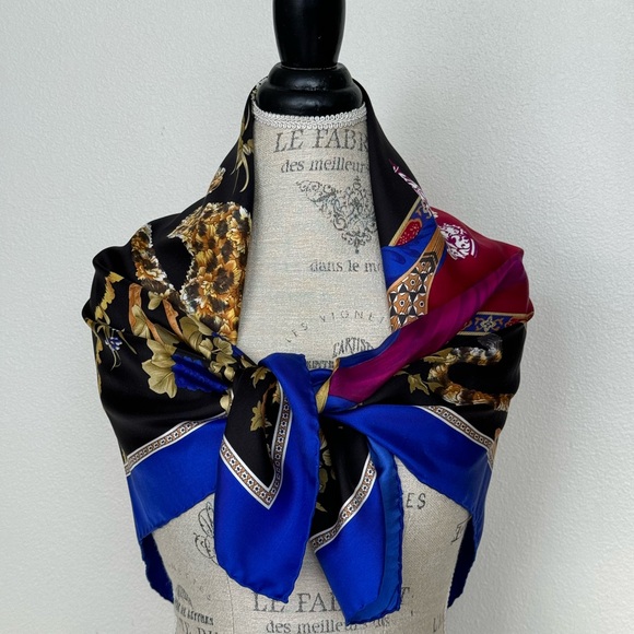 Vintage Salvatore Ferragamo Orient Tiger Print Silk Scarf - Picture 7 of 8